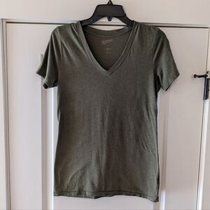 Arizona Jean Company Olive Green V-Neck Women's Top, Size M